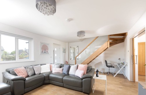 St. Buryan House | Horizon View - a house that sleeps 6 guests in 3 bedrooms
