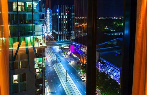 Adelaide Central Business District Apartment | Horizons 1402 · 2 bedroom Spa Apartment with Stunning Views