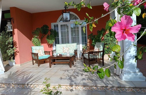 Hornachuelos Ski Chalet | HORNACHUELOS.HOUSE WITH POOL LOS CLAVELES.IDEAL FOR FAMILY AND FRIENDS.