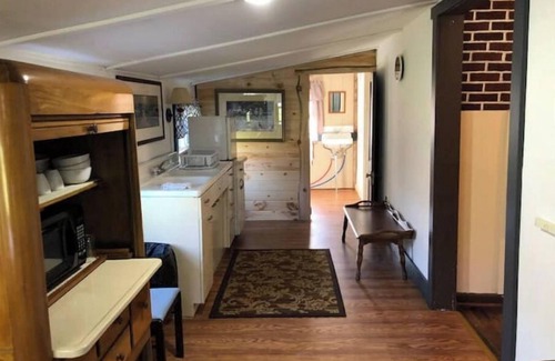 Manns Choice Cabin | Horns Cabins - Allegheny Cabin by the roadside