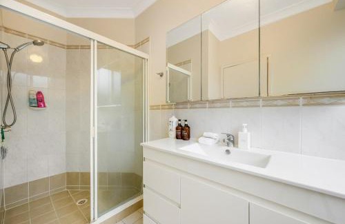 Hornsby House | Hornsby Stay Near Station & Shops