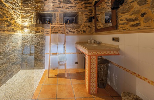 Coristanco House | Horreo Lar San Adrián Typical Galician lodging, for a couple