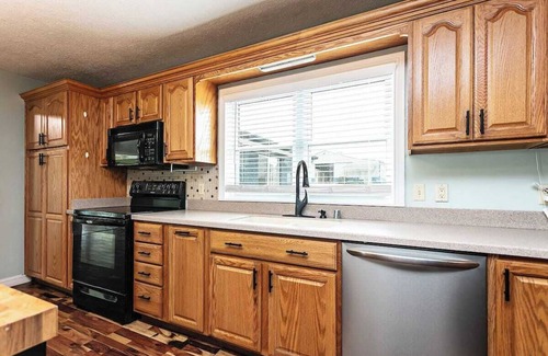 Nazareth House | Horse Farm 4-bedroom house with AC and WiFi in Bourbon Country
