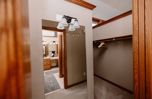 Hinckley Other | Horse farm house on 39 acres