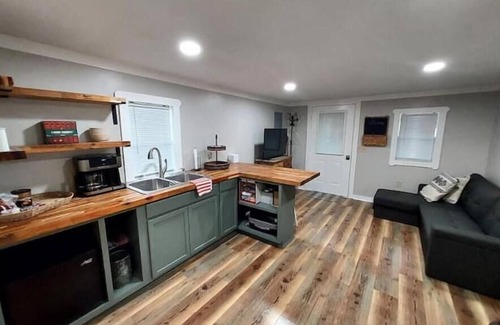 Shelbyville House | Horse Mountain Hide-A-Way