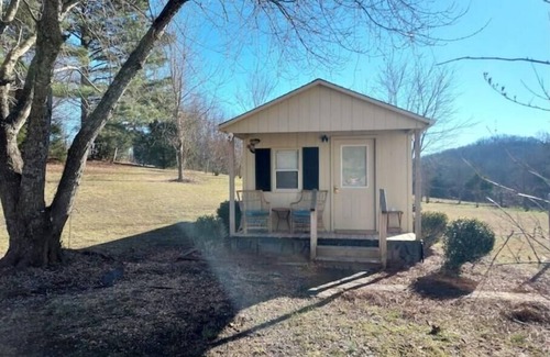 Shelbyville House | Horse Mountain Hide-A-Way