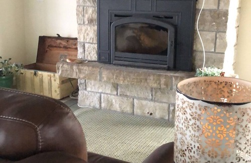 Bryant Bed & Breakfast | Horse stable 10 minutes North of Le Claire, Iowa