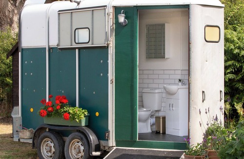 Pontesbury House | Horsebox glamping in Shropshire - Welcome to the Hay Vacay!