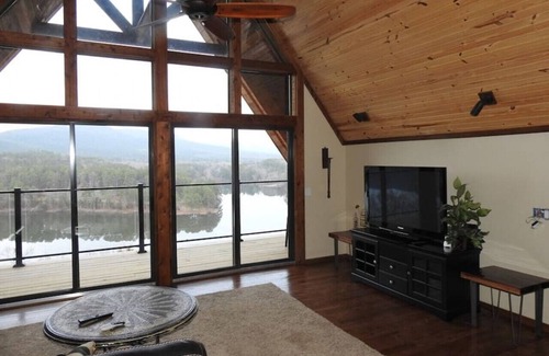 Alix Cabin | Horsehead Lake Lodge I LakeViews! Waterfall!