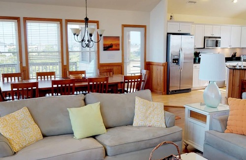 Corolla House | Horseplay! 4x4 beach. ALL fall weeks are reduced!
