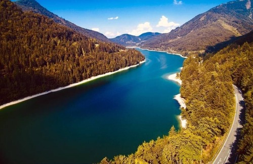 Adnet Apartment | Horses, bathing lake, Mozart, golden autumn, close to town, central, 5 people, mountains, Salzburg