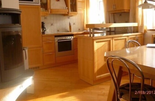 Adnet Apartment | Horses, bathing lake, Mozart, golden autumn, close to town, central, 5 people, mountains, Salzburg