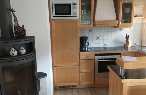 Adnet Apartment | Horses, bathing lake, Mozart, golden autumn, close to town, central, 5 people, mountains, Salzburg