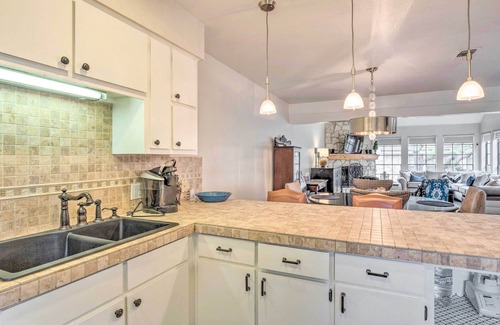 Horseshoe Bay House | Horseshoe Bay Townhome w/Patio & Outdoor Pool!