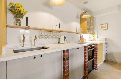 Leicester House | Horseshoe Cottage Farm with Hot Tub