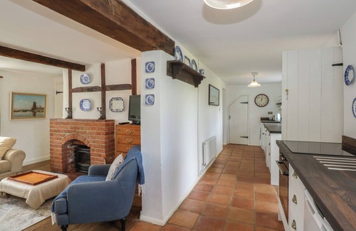 Pentney Cottage | HORSESHOE COTTAGE, pet friendly, character holiday cottage in Pentney