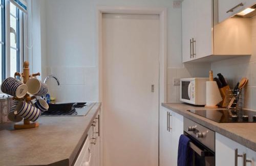 Porchfield House | Horseshoe Cottage