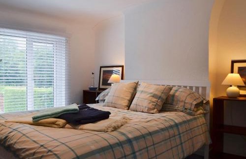 Porchfield House | Horseshoe Cottage