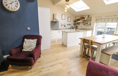 Mynytho Cottage | HORSESHOE COTTAGE, pet friendly, luxury holiday cottage in Abersoch
