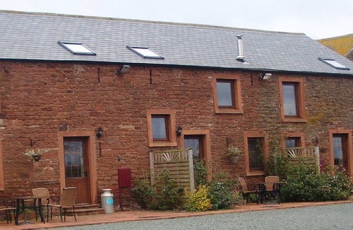 Wigton House | Horseshoe Cottage - Sky television now available
