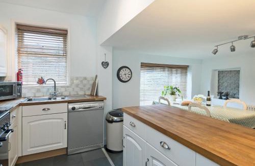 Saham Toney House | Horseshoe House - Ukc2743