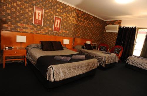 Horsham Hotel | Horsham Mid City Court Motel