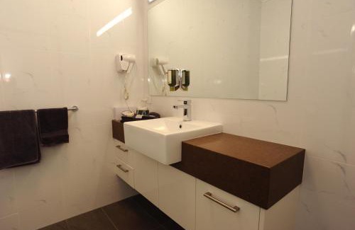 Horsham Hotel | Horsham Mid City Court Motel