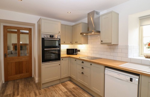 Consett House | HORSLEY COTTAGE, family friendly, with hot tub in Consett