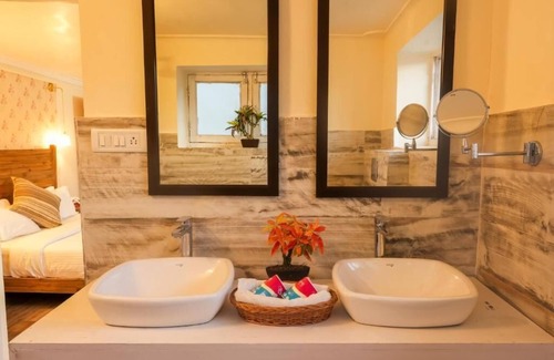 Leh Bed & Breakfast | Horzay stays - Double Room with Mountain View - 5