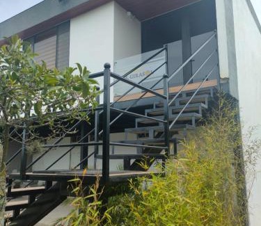 Tababela House | Hospedaje El Girasol TABABELA