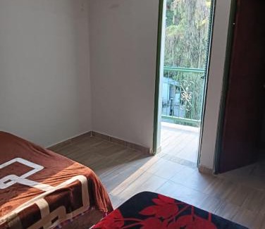 Mongui House | Hospedaje el rio calicanto