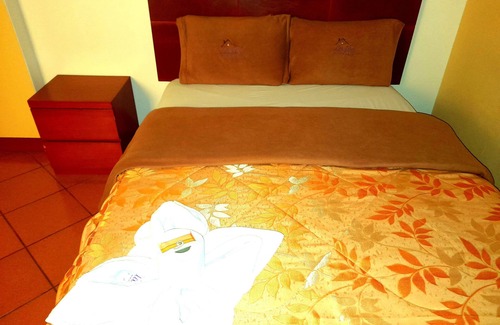 El Tambo Hotel | Hospedaje Las Lilas