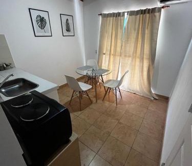 La Union Apartment | hospedaje LH primero E a 15 minutos del aeropuerto ezeiza