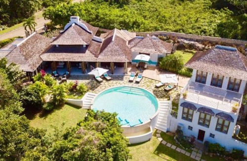 Montego Bay Apartment | Hospitality Expert HALF HILL: Pool, Beach & Chef