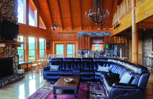 Dobson Cabin | Host a large group on the mountaintop for Events, Retreats, Weddings, & Reunions