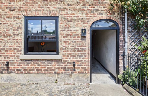 Stokesley House | Host Stay 2 College Square