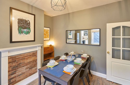 Whitby House | Host & Stay | 39 George Street