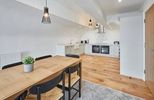 West Cliff House | Host & Stay | 4 The Mount