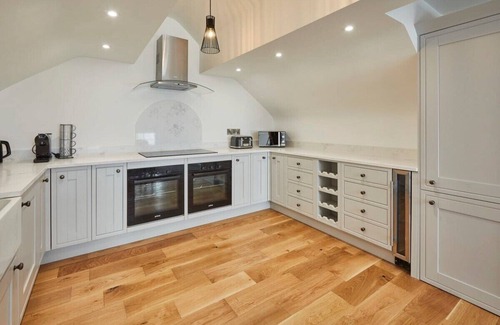 West Cliff House | Host & Stay | 4 The Mount