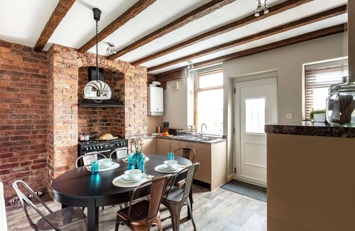 Holestone Moor House | Host & Stay | 44 Wellington Street