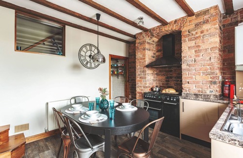 Holestone Moor House | Host & Stay | 44 Wellington Street