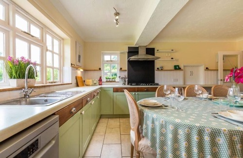 Irstead House | Host & Stay | Alderfen View