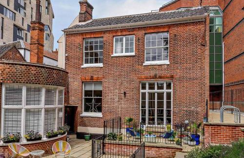 Norwich House | Host & Stay - All Saints Green Cottage