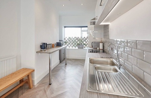 Bont Newydd Apartment | Host & Stay | Apartment 2, High Street