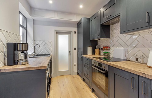 Hereford House | Host & Stay | Barton Road Retreat
