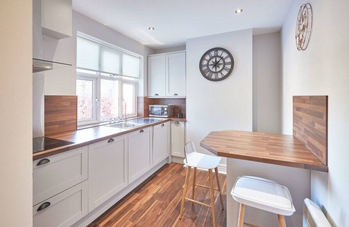 Sheffield Apartment | Host & Stay | Baslow Road, Serviced Apartment