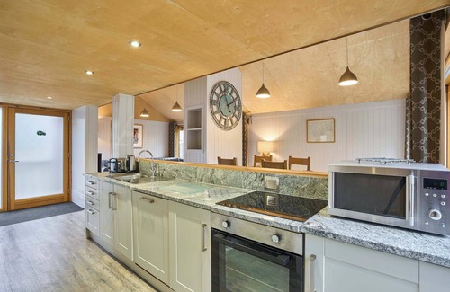 Wareham Ski Chalet | Host & Stay | Batricks