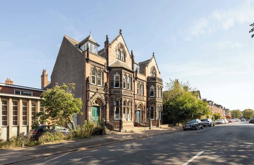 Carlisle House | Host & Stay | Chatsworth Townhouse II