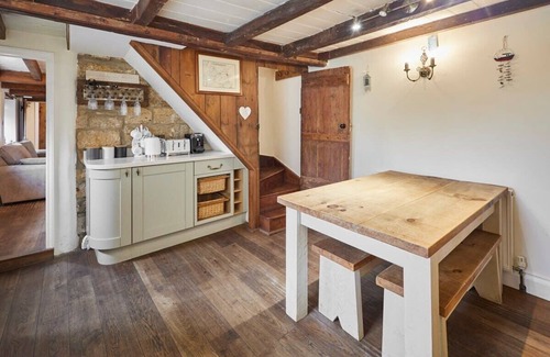 Fylingthorpe House | Host & Stay | Colcott Cottage