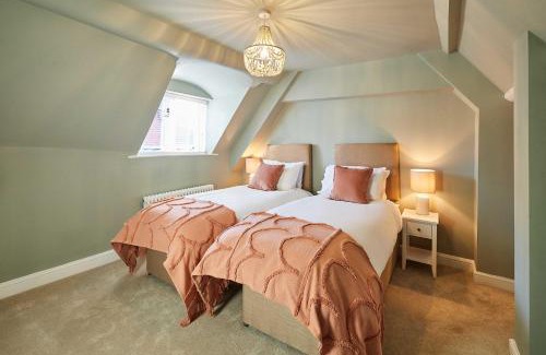 Whitby House | Host & Stay - Dalton House